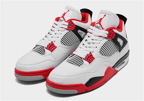 The 2020 reissue of the Air Jordan 4 Retro OG GS ‘Fire Red’ brings back a coveted OG colorway of the iconic silhouette made for big kids. Like the original, the mid-top makes use of a white leather upper with contrasting black and red accents throughout. Jumpman branding atop the tongue is complemented by a Nike logo on the back heel, a ...